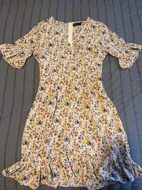 PrettyLittleThing Floral Mini dress.